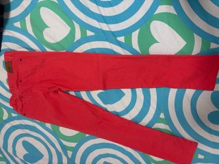 Pantalón niña rojo talla 11-12
