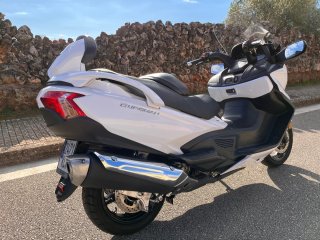 Suzuki Burgman 650 Executive Blanca.