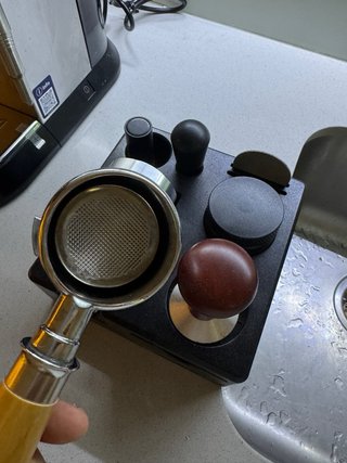 Cafetera DeLonghi Dedica + Accesorios
