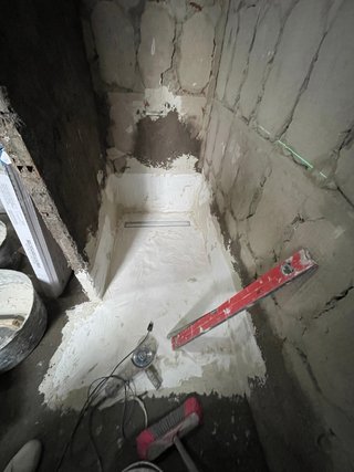 Reforma de baño, alicatado y plato de ducha