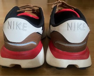 Zapatillas Nike Marrones y Negras