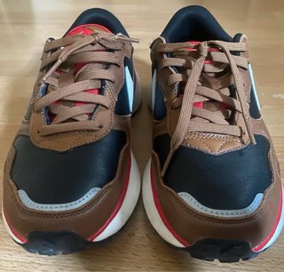 Zapatillas Nike Marrones y Negras