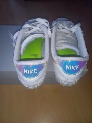 Zapatillas Nike Blancas y Multicolor