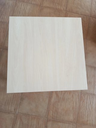 Mesa auxiliar Ikea beige