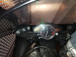 Yamaha YZF R6 2011 Negra y Dorada