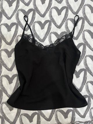 Blusa lencera negra con encaje