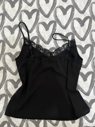 Blusa lencera negra con encaje