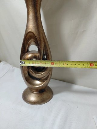 Candelabro de diseño metálico