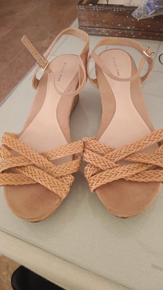 Sandalias cuña Sfera beige