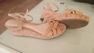Sandalias cuña Sfera beige