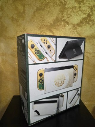 Nintendo Switch OLED Zelda TOTK Edizione