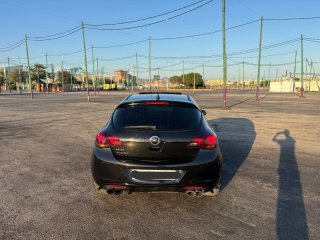 Opel Astra 2011