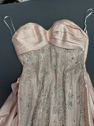 Vestido de fiesta rosa y plateado