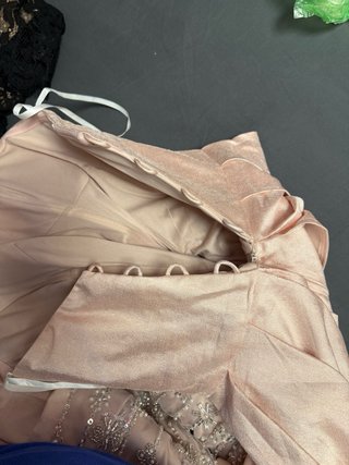 Vestido de fiesta rosa y plateado