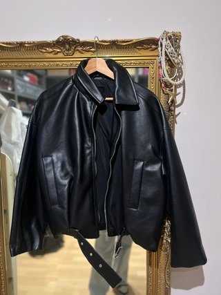 Chaqueta de cuero negra