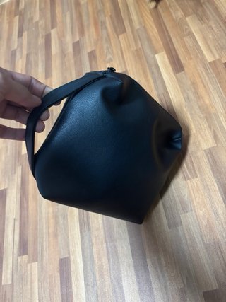 Neceser de cuero negro