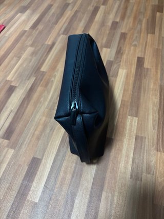 Neceser de cuero negro
