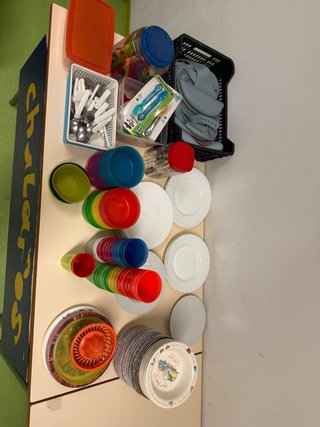 Juego de vajilla multicolor para niños y adultos