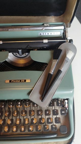 Máquina de escribir Olivetti Pluma 22
