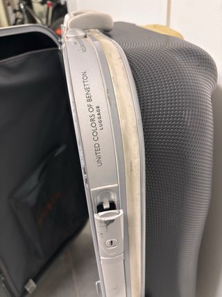 Maleta de viaje dura negra
