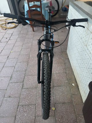 Bicicleta Cannondale montaña azul Leer descripción