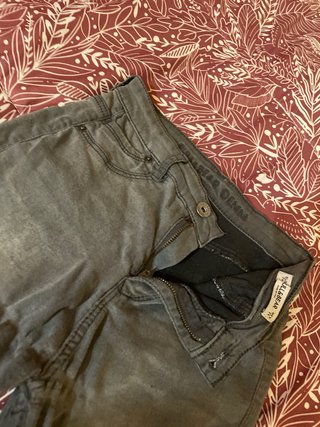 Pantalones pitillo grises