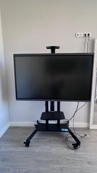 Soporte TV con ruedas 50-100 NUevo sin estrenar