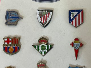 Insignias pins Escudos Equipos 1a Div. 1999-2000