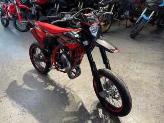 BETA TRAK 50 2027 Supermotard Roja/Negra