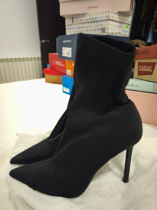 Botines de tacón Zara negros