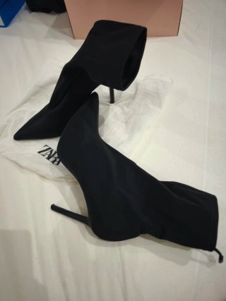 Botines de tacón Zara negros