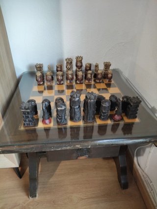 Mesa Ajedrez Antigua Madera Tallada