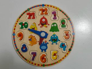 Reloj de madera para aprender números y hora