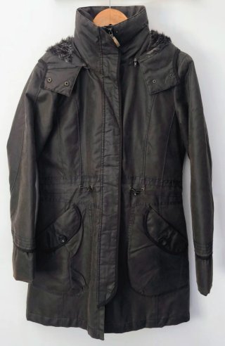 Chaqueta marrón estilo aviador . Systemaction.