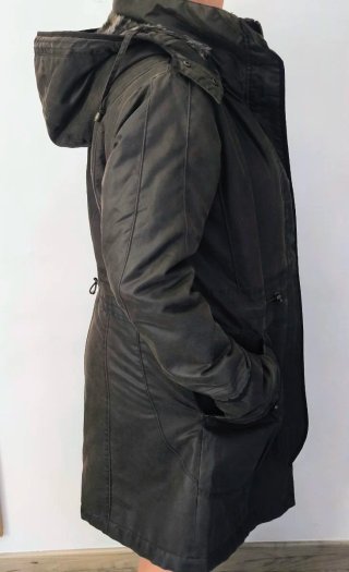 Chaqueta marrón estilo aviador . Systemaction.