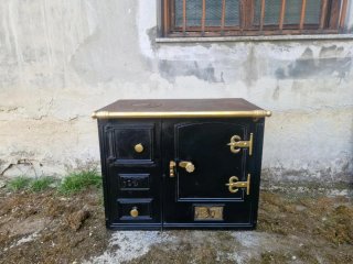 Cocina de carbón antigua
