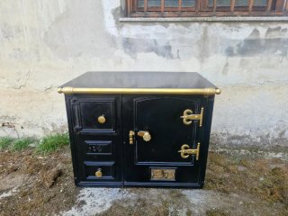 Cocina de carbón antigua