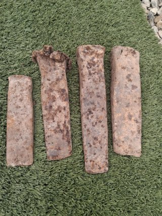 Cuñas de hierro antiguas