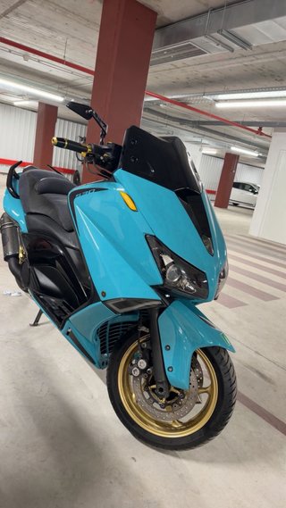 Yamaha TMAX 560 Maxi Scooter