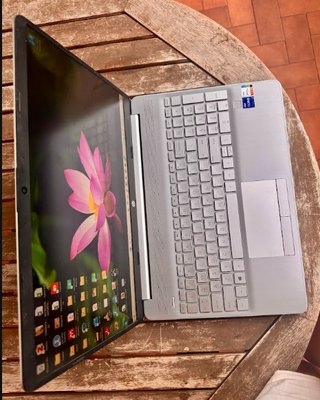 Portátil HP i7 16GB RAM 1TB
