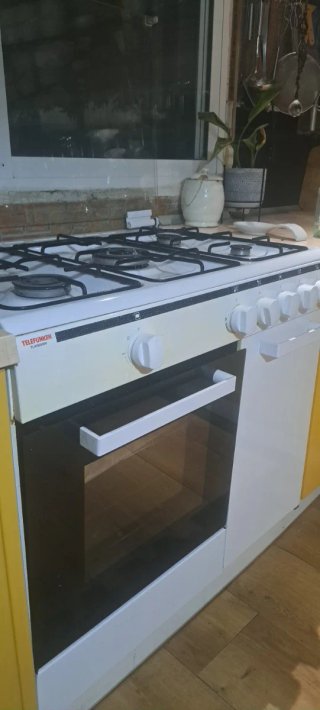 Cocina de gas Telefunken con horno