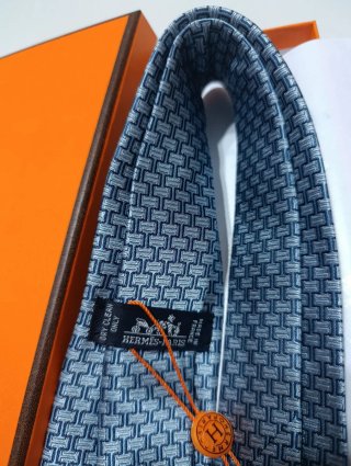 Cravatta Hermès Blu e Argento