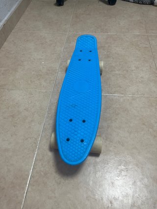 Monopatín azul