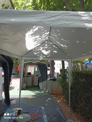 Cenador 3x2m con techo y paredes