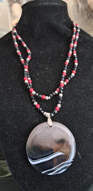 Collana in onice agata ruby con pendente agata