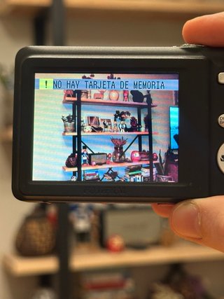 Digicam Fujifilm FinePix JV300 · 14MP · Zoom 3x