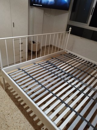 Cama de forja Ikea blanca
