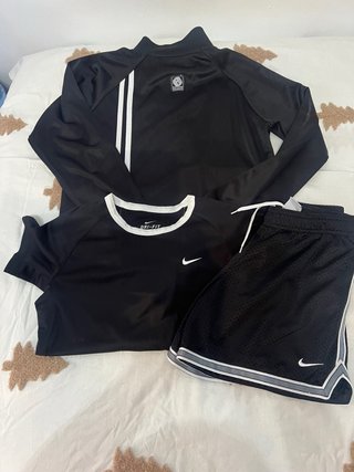 Conjunto deportivo Nike negro