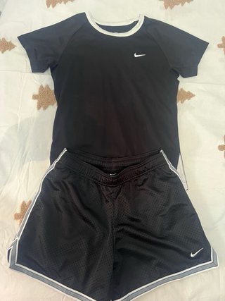 Conjunto deportivo Nike negro