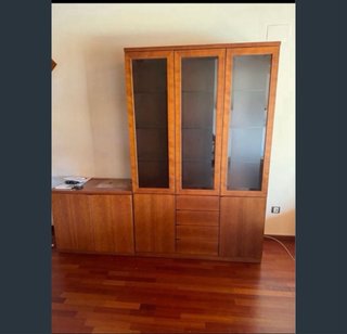 Mueble de comedor madera y cristal